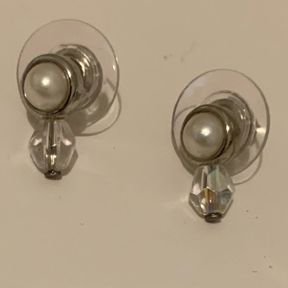 VINTAGE PEARL STUD WITH SILVER EDGE & HANGING CLEAR FACETED CRYSTAL EARRINGS EC - Picture 4 of 7